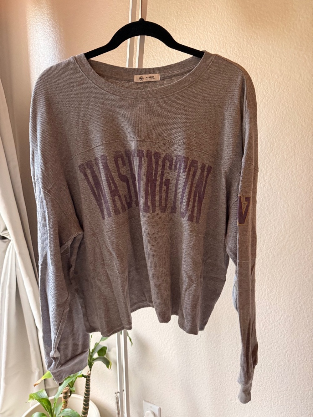'47 University of Washington Women's Long Sleeve Crop - Size XL
